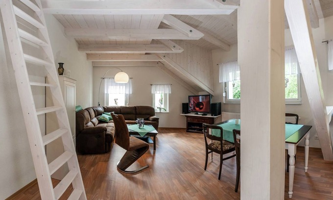 Thale House | Spacious Multi-Level Stay