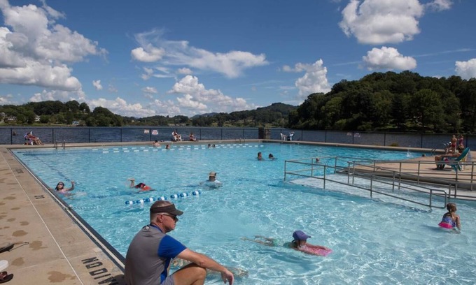 Lake Junaluska House | Spacious, Newly Renovated, Lake Junaluska Home surrounded by woods; pet friendly