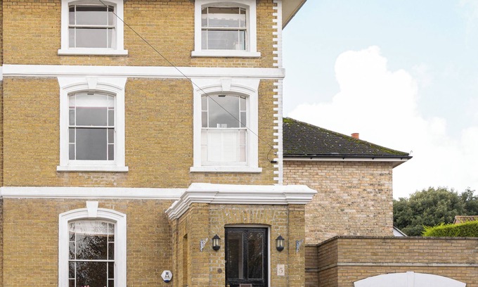 Weymouth House | Spacious oasis of calm