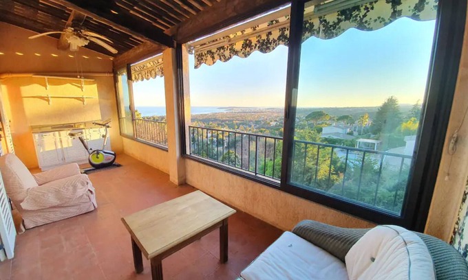 Villeneuve-Loubet Apartment | Spacious & quiet apt, Sea view A/C gated community with swimming pool