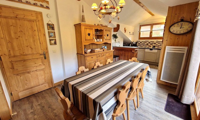 Valfrejus Apartment | Spacious Renovated Apartment for 10, Near Slopes & Center, Stunning Mountain Views
