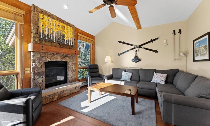 Keystone House | Spacious Retreat – 2 Mins to River Run Village, Steps from Pool & Clubhouse!