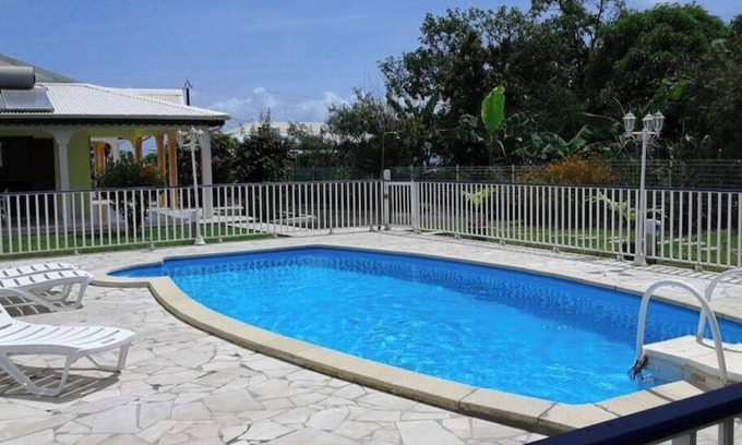 Capesterre-Belle-Eau House | Spacious self-catering cottages with lovely terrace and shared swimming pool, in a peaceful setting.