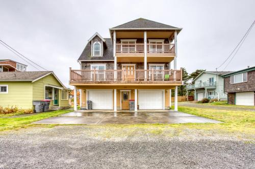 Seaside House | Spacious Seaside Home with an Ocean View