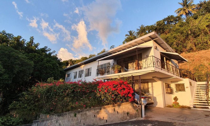 Beverly Hills House | Spacious, secure with great views and breezes on the hillside!