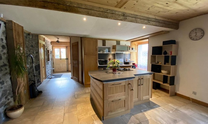 Sixt-Fer-a-Cheval Ski Chalet | Spacious self-catering cottage Sixt Fer à ch. prox Samoens Grand massif 6/8 p