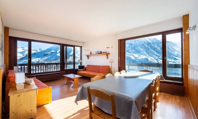 Tignes le Lac Apartment | Spacious Ski-in/Ski-out Apartment with Balcony, Sleeps 9