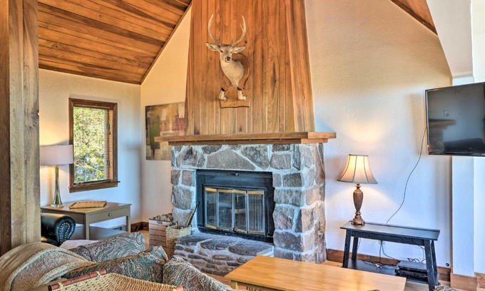 Snowshoe House | Spacious Snowshoe Cabin with Sunset Mtn Views!
