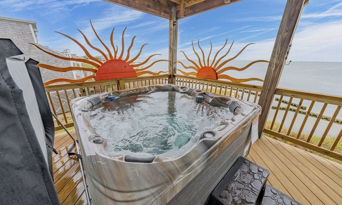 Indiantown Shores House | Spacious soundfront home with amazing views, game room, & hot tub