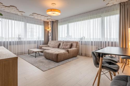 Palanga Apartment | Spacious Spot I Workspace I Free Parking I ᴄᴏʜᴏsᴛ