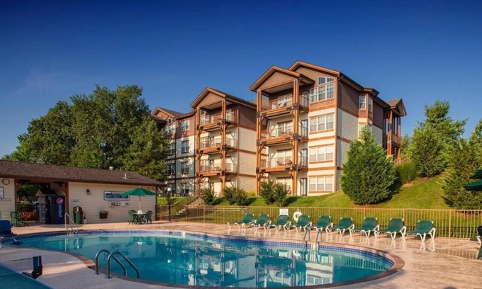 Branson Hotel | Spacious Stay for Families Near Trails – Full Kitchen & Washer/Dryer | 4 Units