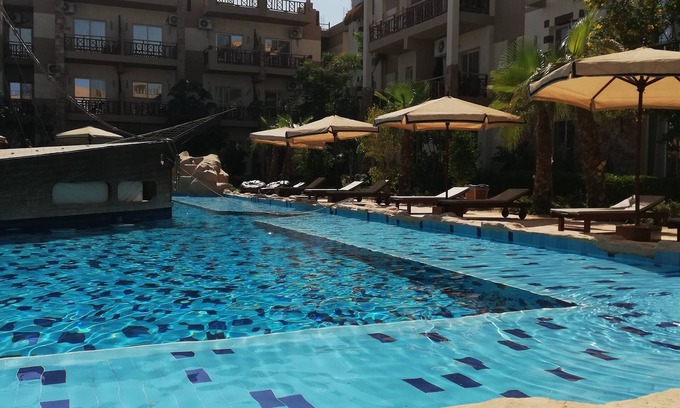 Village Road Apartment | Spacious Studio in Compound in Magawish/Hurghada