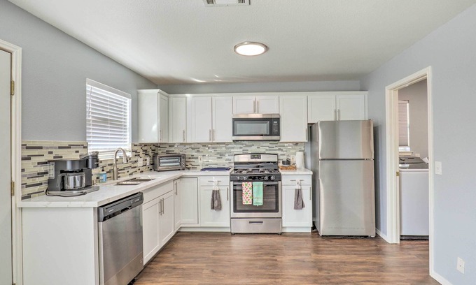 Austin House | Spacious + Sunny Austin Home ~ 12 Mi to Dtwn!