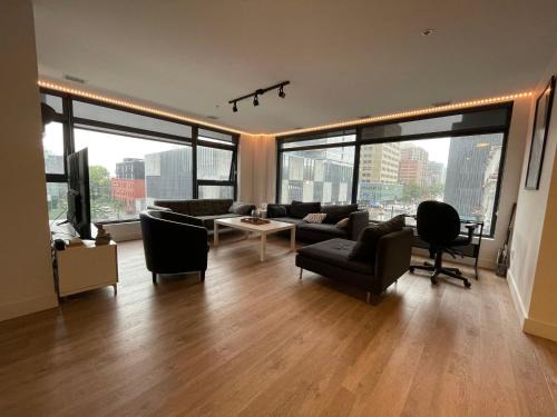 Downtown Montreal Apartment | Spacious two-bedroom with Jacuzzi and Gym