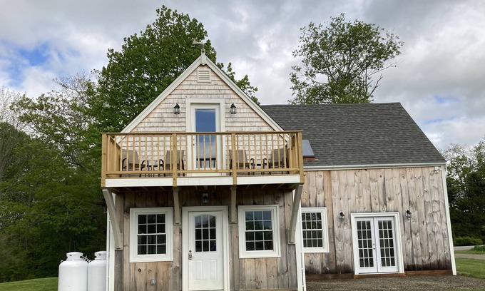 Warren Apartment | Spacious Upscale Apartment in the Heart of Mid-Coast Maine
