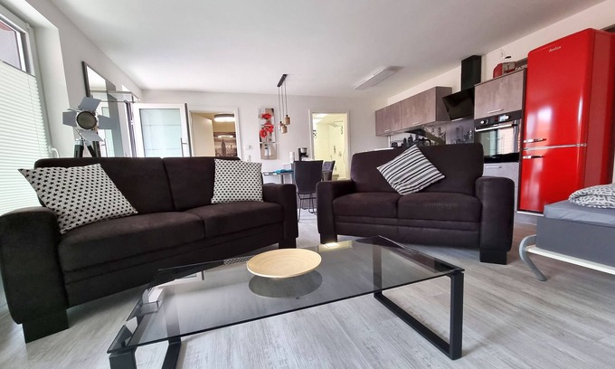 Volkach Apartment | Spacious vacation apartment (49 sqm) for up to 4 people with south-facing terrace