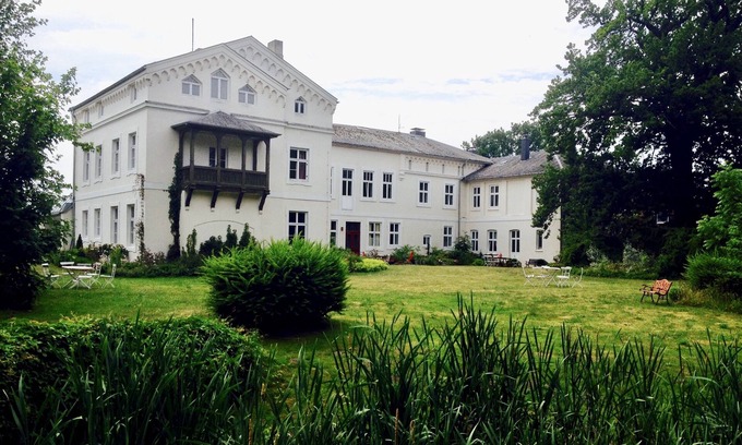 Rerik Other | Spacious vacation apartment in a manor house near the Baltic Sea