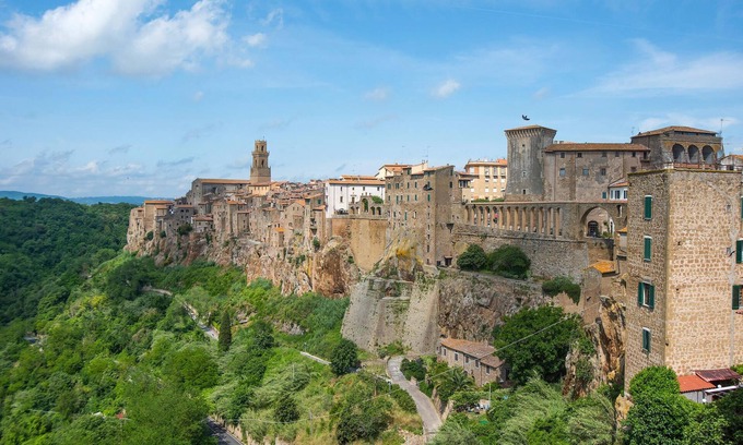 Roccalbegna House | Spacious vacation home in a quiet location with plenty of privacy.