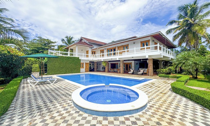 Las Terrenas Villa | Spacious Villa in Las Terrenas Pool Near Beach Housekeeping