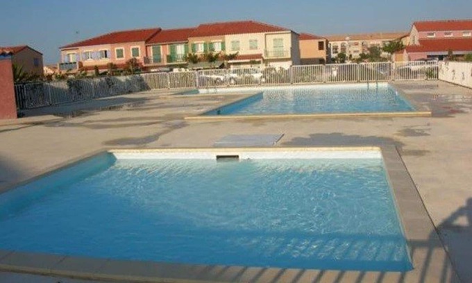 Le Barcares Villa | Spacious Villa with Pool, Sleeps 8, Near Shops & Beach in Le Barcarès