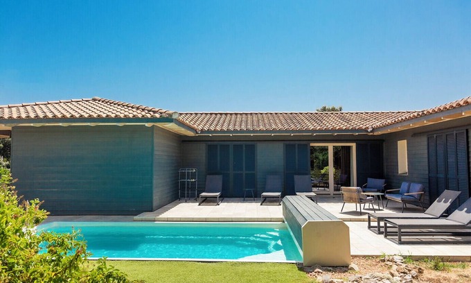 Figari Villa | Spacious villa with heated pool pro. beach/mountain