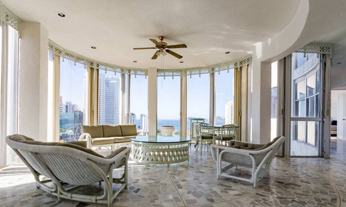 Costa Azul Apartment | Spacious Vintage Apt + The Best View of Acapulco