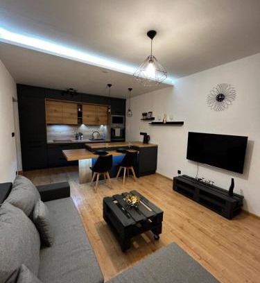Hradec Kralove Apartment | Spaní na paletách kousek od centra Hradce Králové