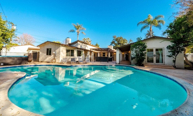Toluca Lake House | Spanish Villa Heated Pool/Jacuzzi/Pingpong/Mini-golf