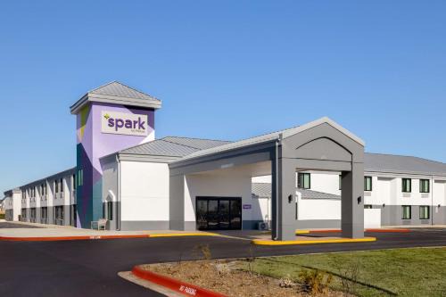 Bentonville Hotel | Spark by Hilton Bentonville