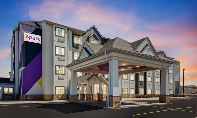 Rochester Hotel | Spark by Hilton Rochester South