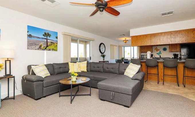 Bullhead City House | Sparkling River Inn close to casinos & Bullhead City River Park and boat launch.