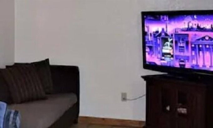 Livingston Apartment | Sparkly Clean - Private - Pets.. -See Our Video-Bison Trail- Livingston, Montana
