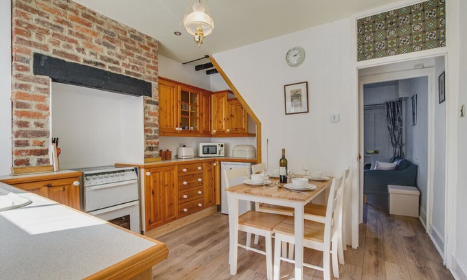 Swanage House | Sparrow Cottage - Two Bedroom House, Sleeps 4