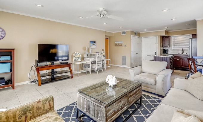 Holiday Isle Condo | SPC 2136 - Upstairs 2 BR - Beachside - Sleeps 6 by RedAwning