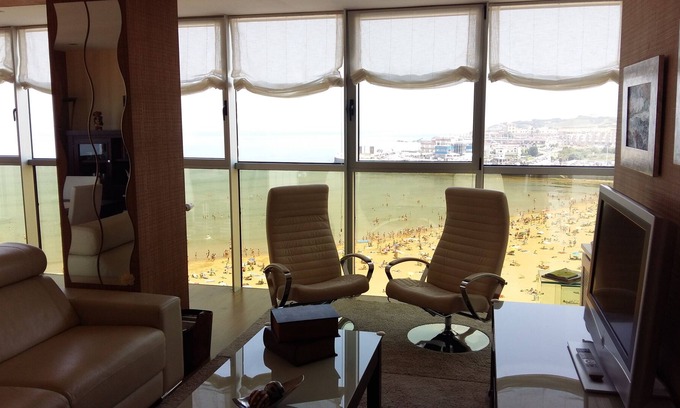 Gijon Apartment | SPECIAL OFFER: First beach line San Lorenzo de Gijon with garage.
