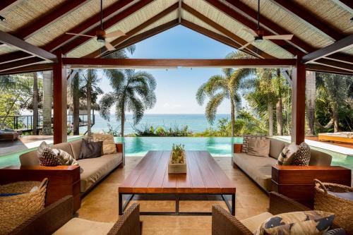 Mal Pais Villa | Special Offer - Luxury Villas, sleeps 11, 3 pools
