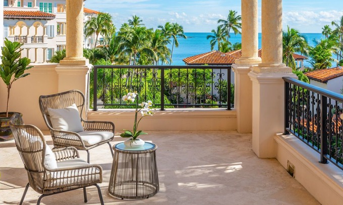 Miami Beach House | Spectacular 3 Bedroom and 2 Bathrooms with Direct Ocean View in Fisher Island