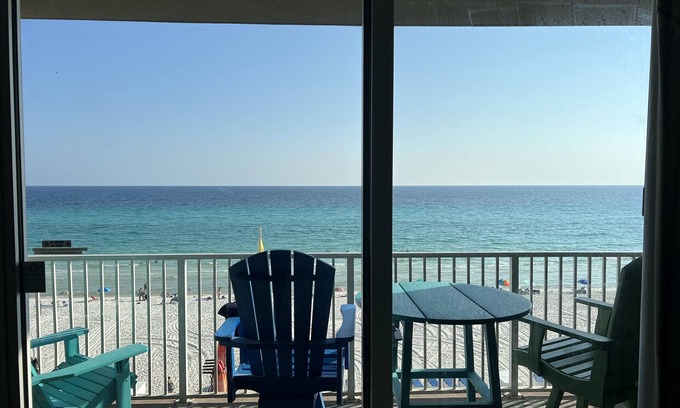 El Centro Beach Condo | Spectacular 3rd floor 2BR/2BA beach-front condo.