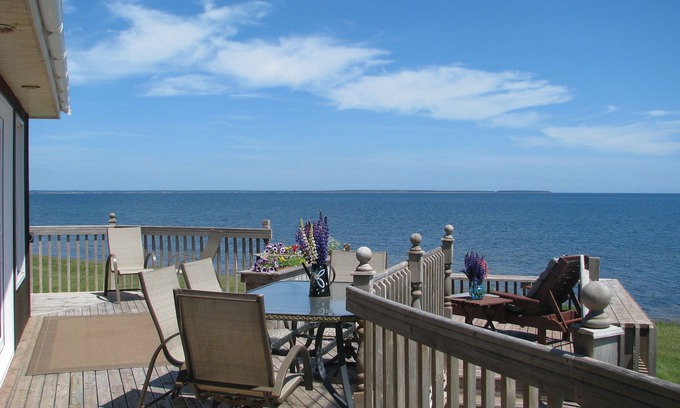 Gaspereaux Cottage | Spectacular Oceanfront Beach House, Panoramic View, Private Beach