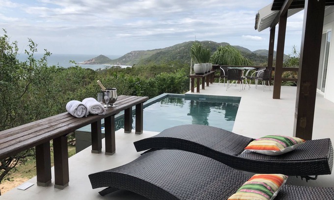 Florianopolis House | Spectacular House in Praia Mole - Security and Tranquility Cond. Closed