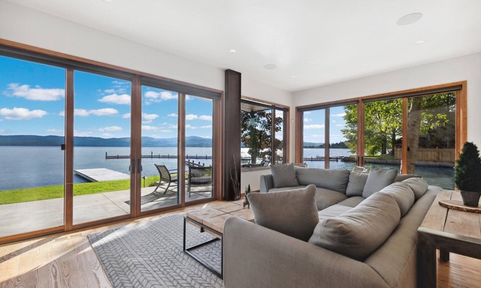Bigfork House | Spend Summer at Flathead Lake! Stunning Lake house less than a mile from Downtown Bigfork!