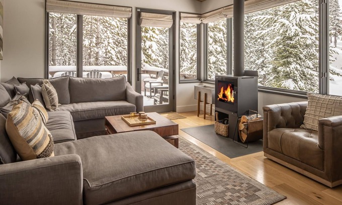 Big Sky Cabin | Spend Winter in Big Sky! 2 Bedroom, Plus Bonus Room, Ski-in/Ski-out Cabin