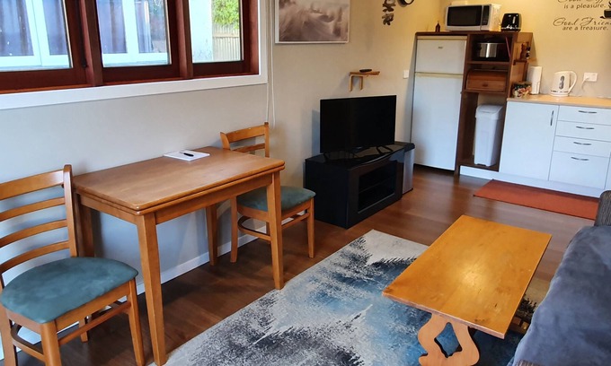 Motueka Cottage | Spic-and-Span on King Ed