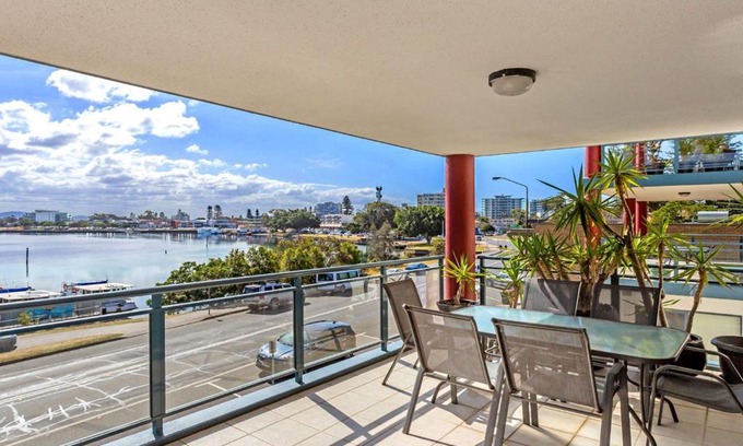 Forster Apartment | Spinnaker 102 On The Lake