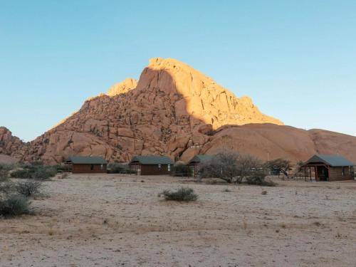 Usakos Apartment | Spitzkoppe Cabin Camp