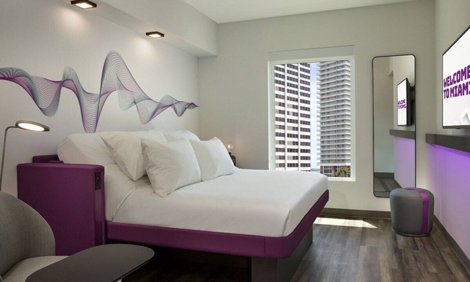 Downtown Miami Hotel | Splash into Downtown Miami with tech-led smart stays at YOTEL Miami