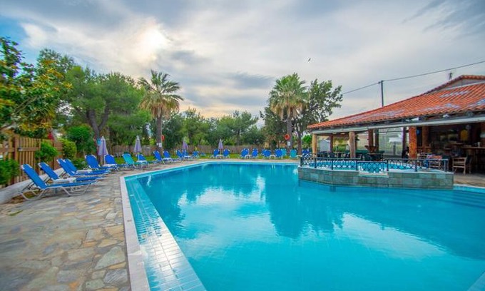 Laganas Apartment | Splash Pool Bar