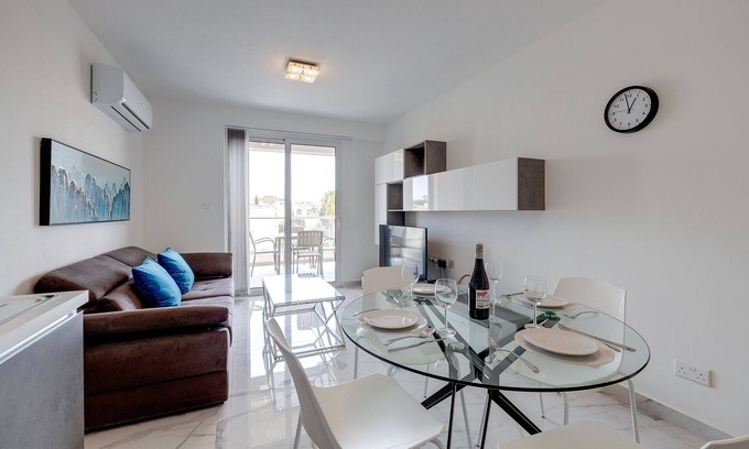 Swieqi Apartment | Splendid 2BR Apartment, steps to St Georges Bay