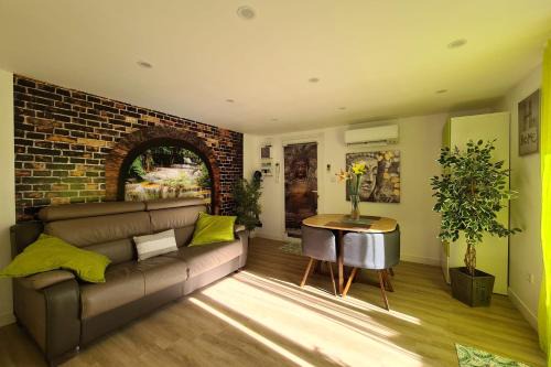 Peypin Apartment | Splendid studio with AC and terrace - Dodo et Tartine