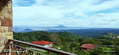 Laurel Apartment | Splendido Tagaytay Taal Lake Staycation Free Parking Netflix No Free Pool
